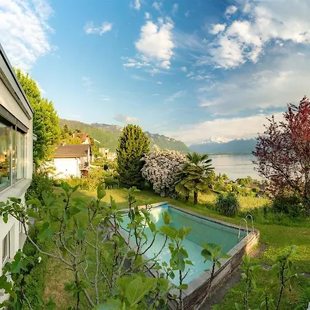 Rooms In Splendid Apartment With Parking-Stunning Lake View