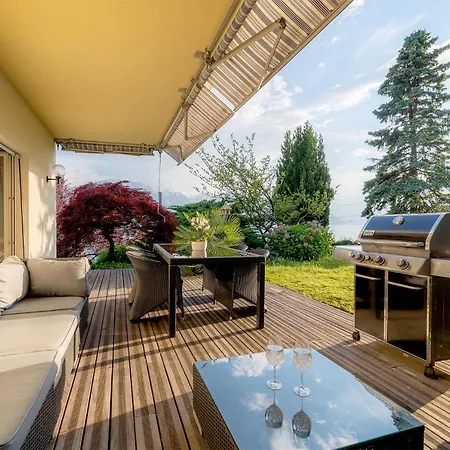 Rooms In Splendid Apartment With Parking-Stunning Lake View Guest house Montreux